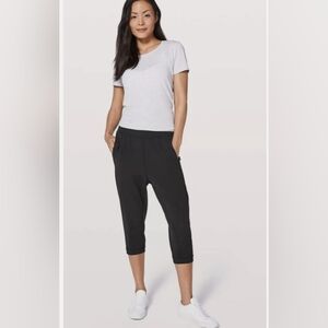 Lululemon Women's Black Cropped Pants like new